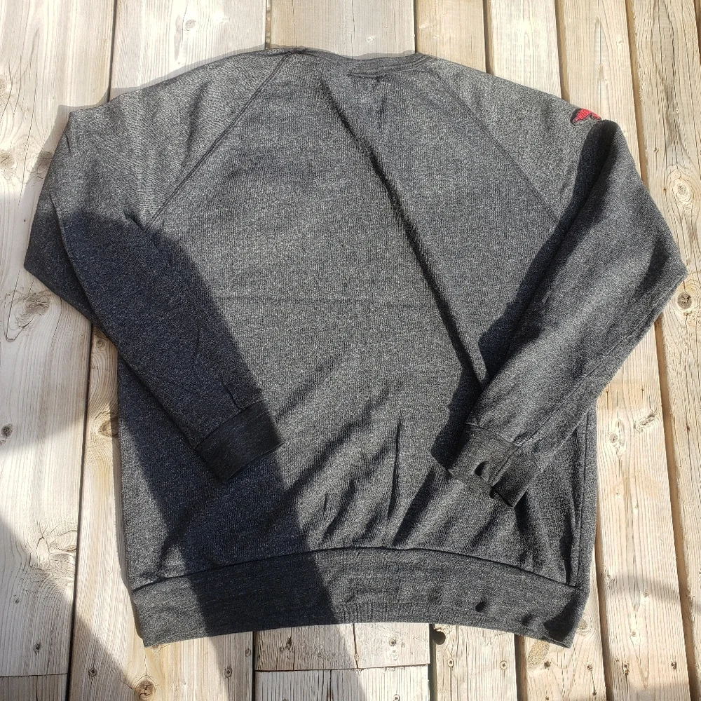 Entree LS Lifestyle Gray Long Sleeve Sweater Large Embroidered Made In USA - Picture 2 of 6